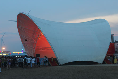 張拉膜結構是什么？張拉膜結構設計需要考慮哪些問題