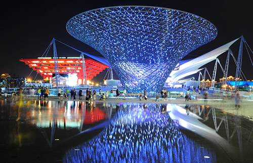 世界規(guī)模最大PTFE連續(xù)張拉索膜結(jié)構雕塑