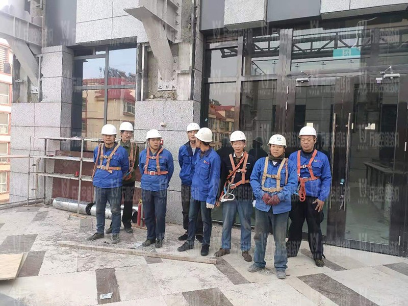 新泰卓越·財(cái)富廣場膜結(jié)構(gòu)項(xiàng)目進(jìn)入膜布安裝階段