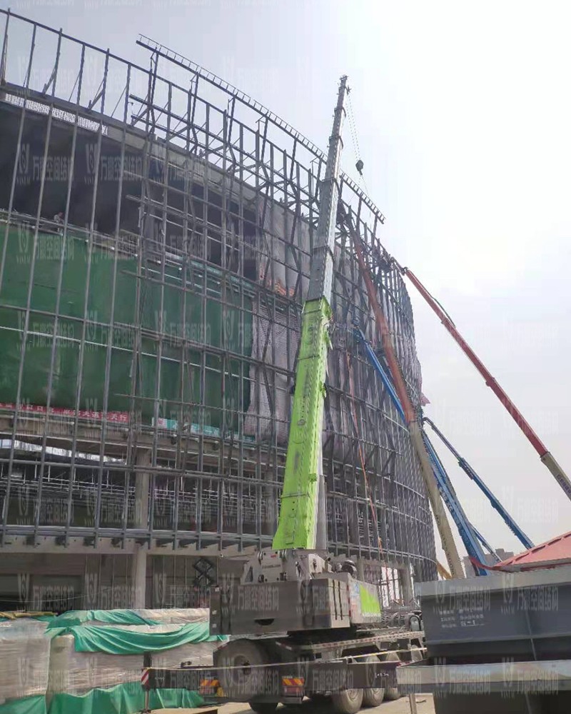 紹興國(guó)際會(huì)展中心一期B區(qū)會(huì)議中心PTFE膜結(jié)構(gòu)工程火熱拼裝、吊裝中