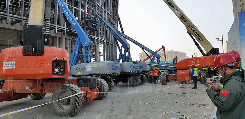 紹興國(guó)際會(huì)展中心一期B區(qū)會(huì)議中心PTFE膜結(jié)構(gòu)工程火熱拼裝、吊裝中