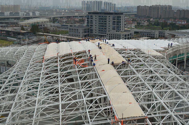 萬豪空間結(jié)構(gòu)員工到杭州亞運(yùn)會棒（壘）球體育文化中心膜結(jié)構(gòu)項目學(xué)習(xí)交流