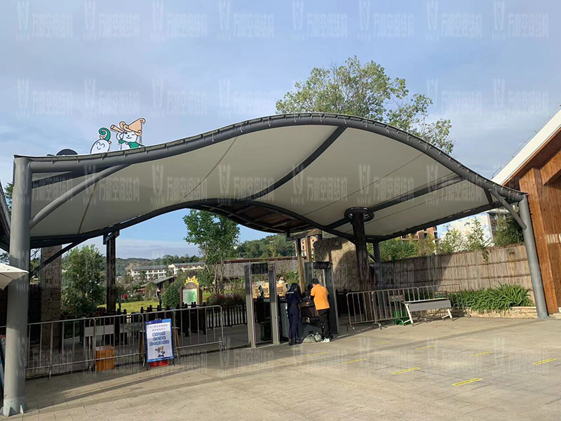 萬豪空間結(jié)構(gòu)員工到臺州大板橋ETFE氣枕天幕項目、溫州鐵定溜溜樂園ETFE天幕及PTFE景觀傘膜結(jié)構(gòu)工項目學習交流