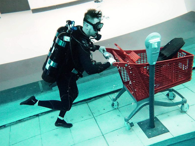 世界最深泳池，深入地下60米