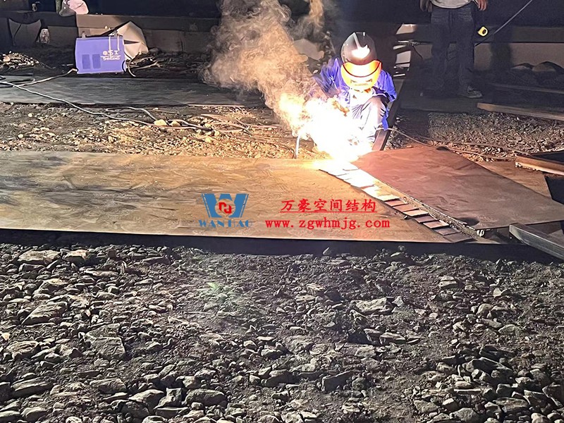 龍泉市體育場(chǎng)鋼膜結(jié)構(gòu)工程開始施工