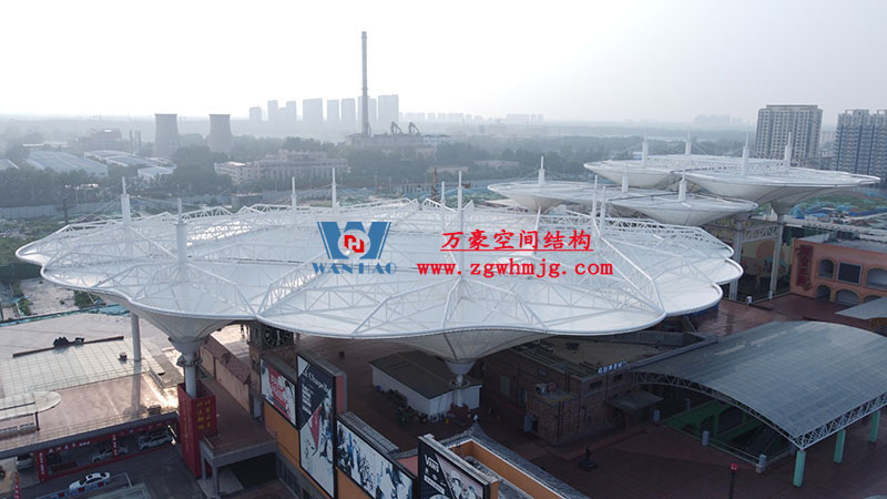 萬達(dá)廣場(chǎng)·歡樂小鎮(zhèn)精心打造歡樂小鎮(zhèn)屋頂文化公園