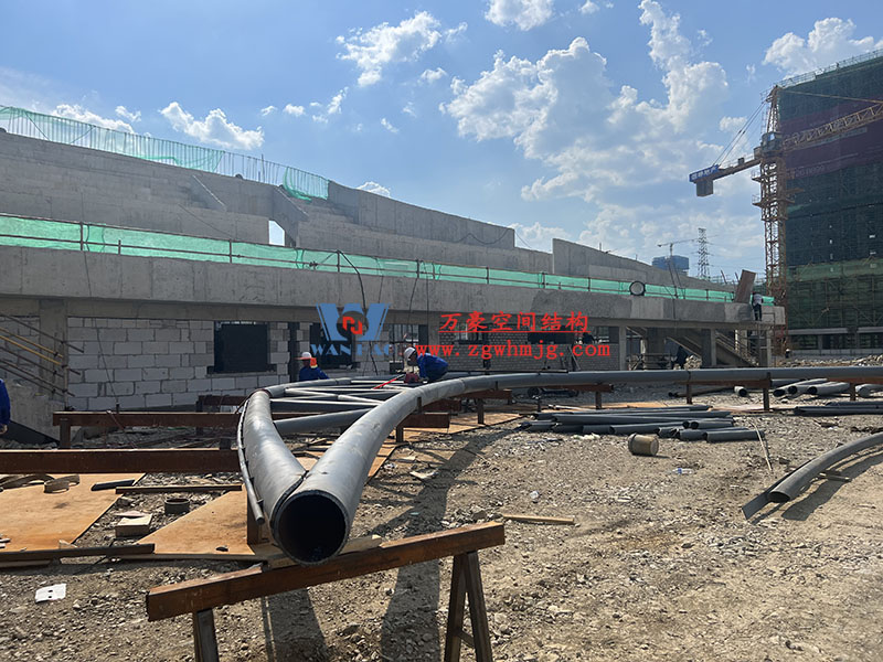 龍泉市體育場鋼膜結(jié)構(gòu)工程進入鋼結(jié)構(gòu)吊裝階段