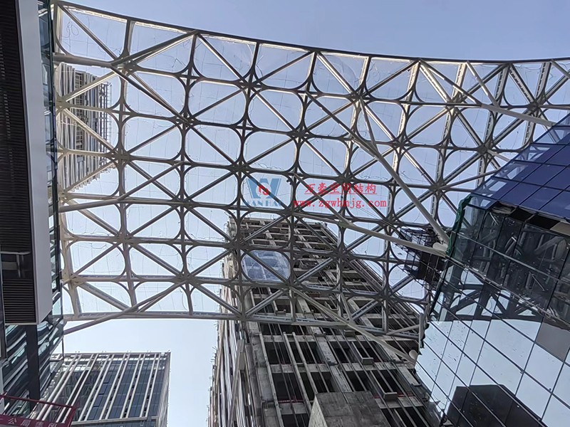 中交海南總部基地項目三標(biāo)段幕墻及欄桿工程最新施工進(jìn)度