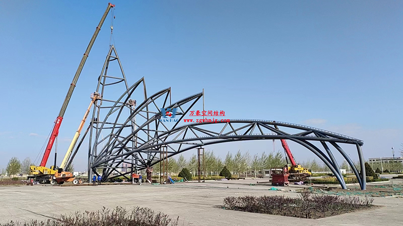 芳菲四月，共鑒美好！陜西定邊馬蓮灘沙漠公園鋼膜結(jié)構(gòu)工程最新進(jìn)展播報(bào)