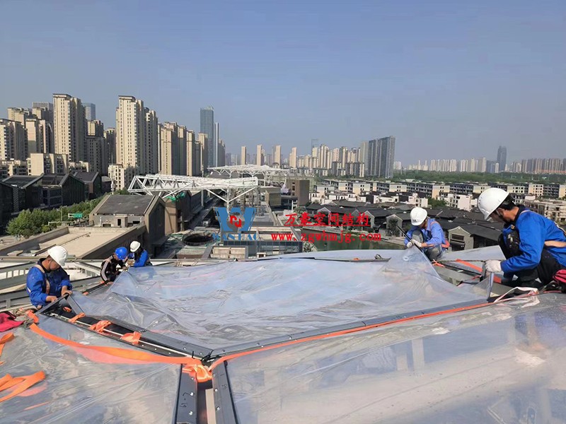 勞動最光榮，致敬一線工作者！