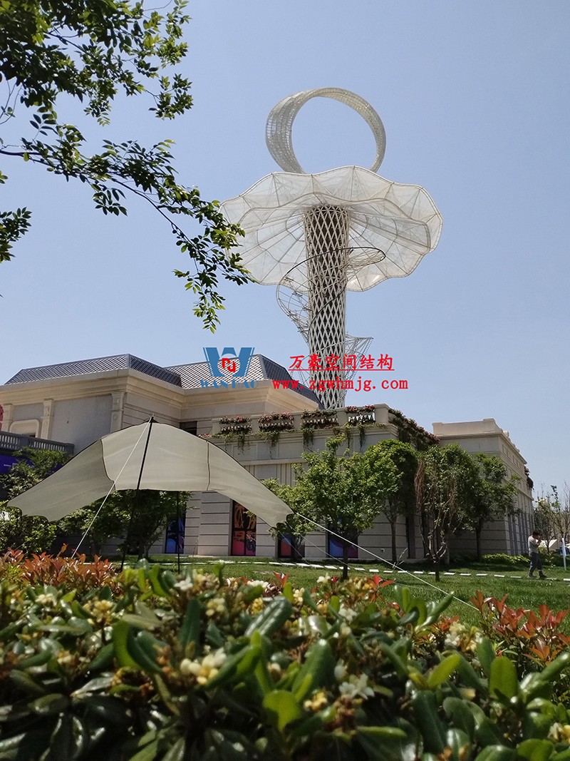 身姿輕盈，造型優(yōu)美的膜結(jié)構(gòu)建筑