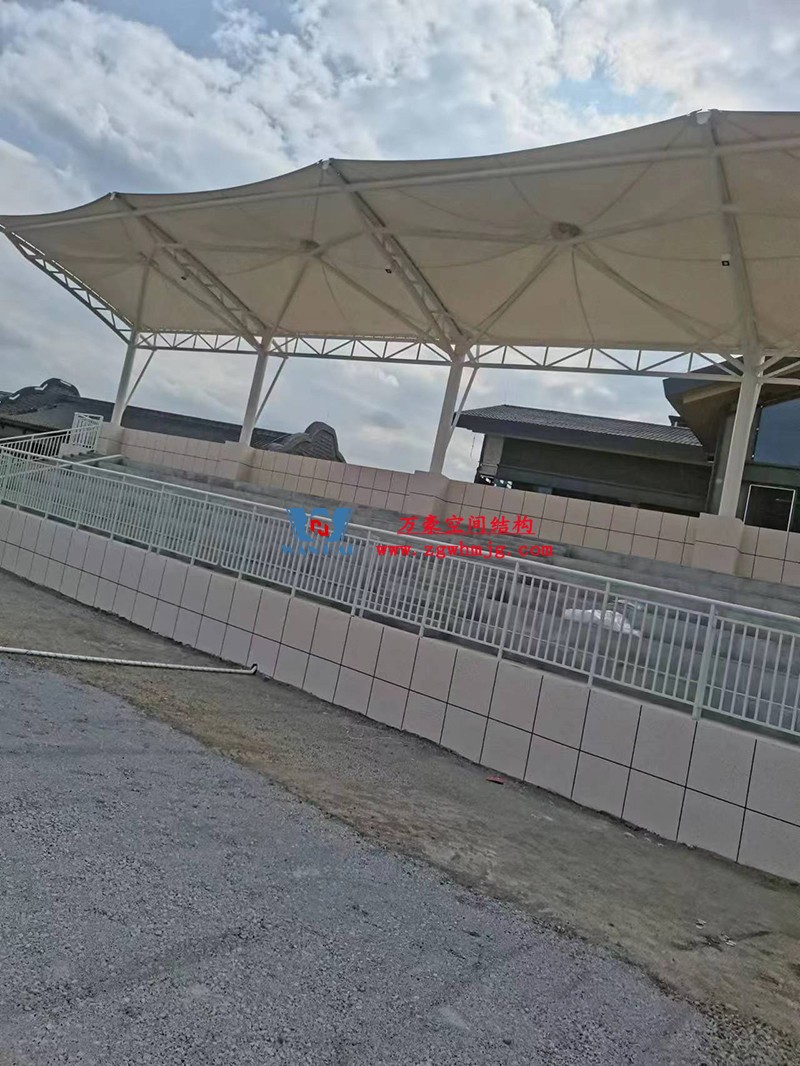 四川職業(yè)技術(shù)學(xué)院鋰電科技學(xué)院建設(shè)項(xiàng)目看臺(tái)膜結(jié)構(gòu)工程 四川職業(yè)技術(shù)學(xué)院鋰電科技學(xué)院建設(shè)項(xiàng)目看臺(tái)膜結(jié)構(gòu)工程