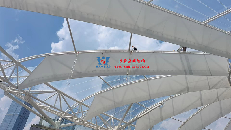 南充萬達項目ETFE膜結(jié)構(gòu)蓋頂天幕工程最新施工進度 南充萬達項目ETFE膜結(jié)構(gòu)蓋頂天幕工程最新施工進度