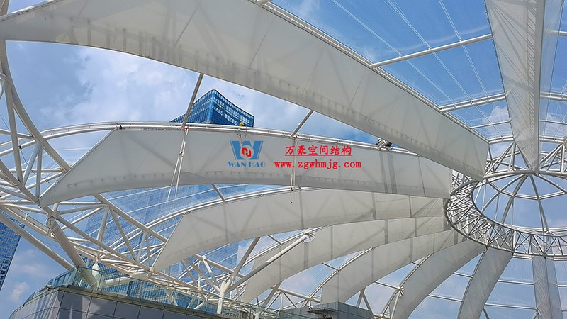 南充萬達項目ETFE膜結(jié)構(gòu)蓋頂天幕工程最新施工進度 南充萬達項目ETFE膜結(jié)構(gòu)蓋頂天幕工程最新施工進度