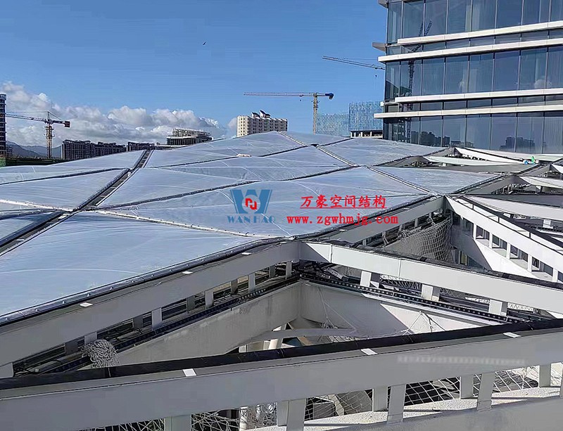 縱使烈日炎炎，腳步從未止歇！海南這個ETFE氣枕膜項目施工進度有最新消息