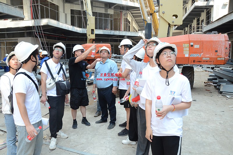 嘉興長安里ETFE氣枕鋼膜結構頂棚工程現(xiàn)場學習觀摩會 嘉興長安里ETFE氣枕鋼膜結構頂棚工程現(xiàn)場學習觀摩會