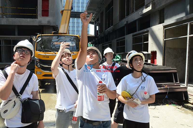 嘉興長安里ETFE氣枕鋼膜結構頂棚工程現(xiàn)場學習觀摩會 嘉興長安里ETFE氣枕鋼膜結構頂棚工程現(xiàn)場學習觀摩會