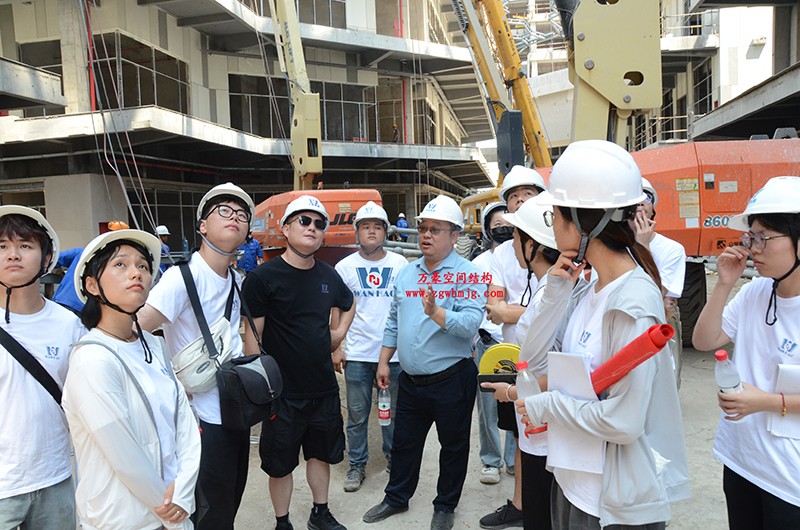 嘉興長安里ETFE氣枕鋼膜結構頂棚工程現(xiàn)場學習觀摩會 嘉興長安里ETFE氣枕鋼膜結構頂棚工程現(xiàn)場學習觀摩會