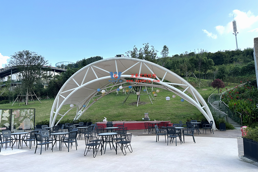 膜結(jié)構(gòu)遮陽雨棚受歡迎的主要原因是什么？