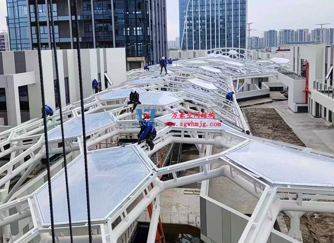 賦含夢(mèng)幻色彩的商業(yè)街膜結(jié)構(gòu)天幕，即將閃亮登場！