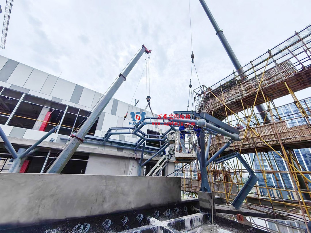 已完工，這個(gè)ETFE氣枕商業(yè)天幕閃亮登場(chǎng)！