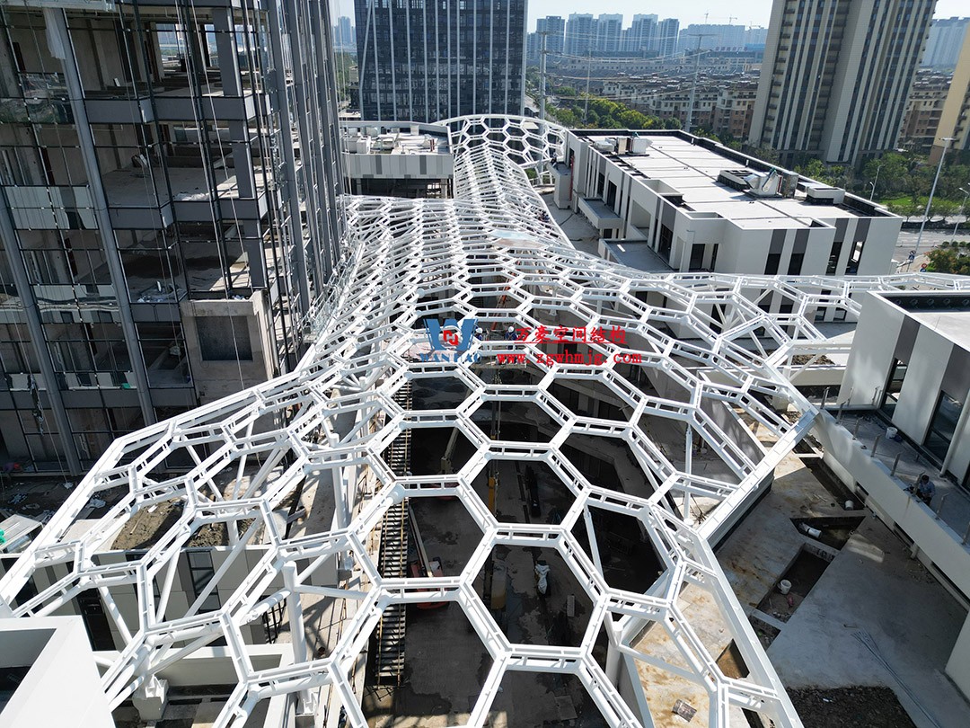 已完工，這個(gè)ETFE氣枕商業(yè)天幕閃亮登場(chǎng)！