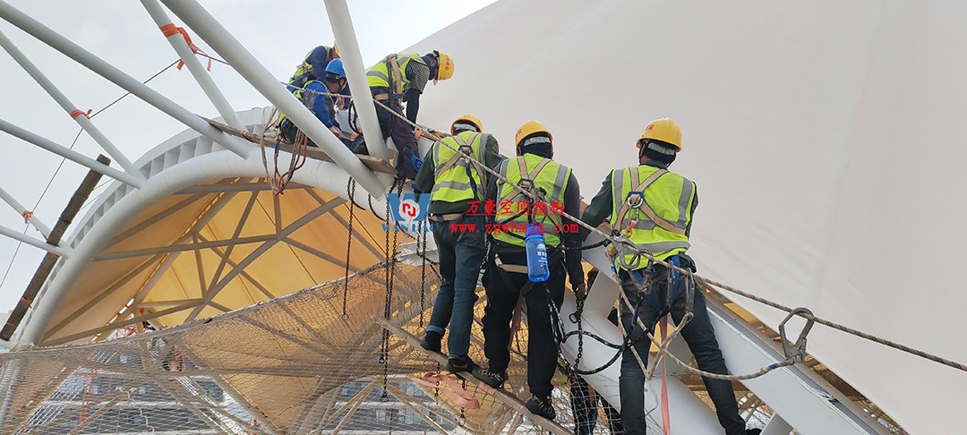 施工加速，這個PTFE膜結構天幕即將完工！