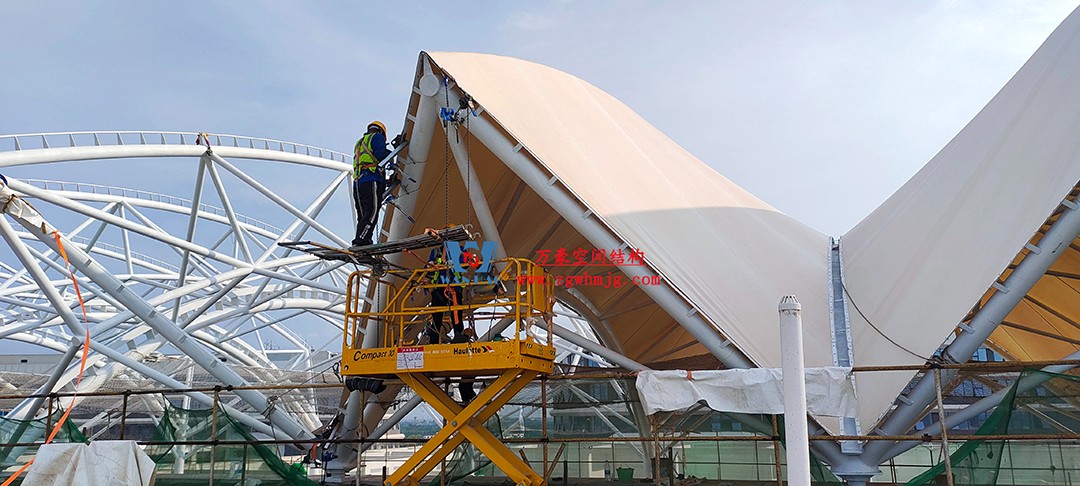施工加速，這個PTFE膜結構天幕即將完工！