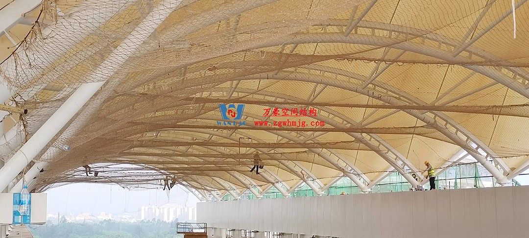 施工加速，這個PTFE膜結構天幕即將完工！