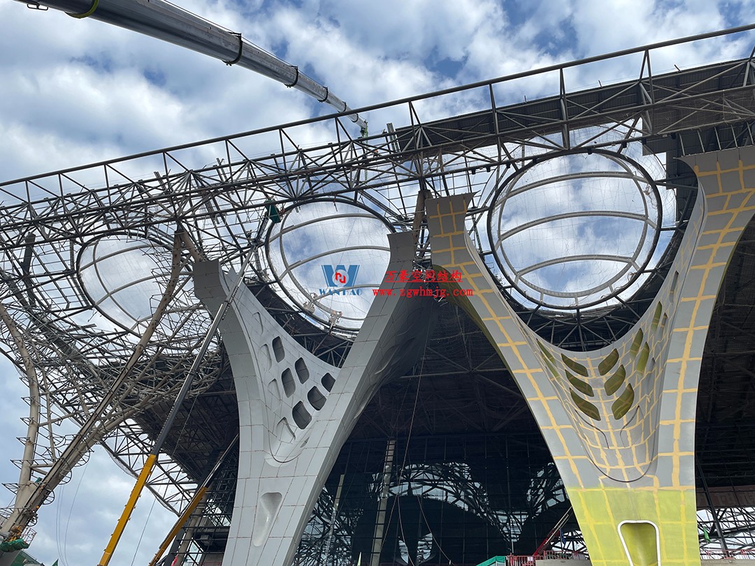 重慶東站站房正在加速建設(shè)，全力繪就項(xiàng)目新篇章