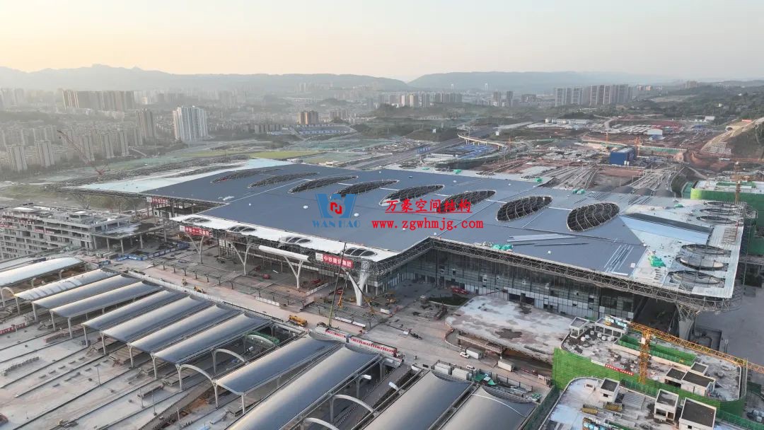 提檔提速，ETFE氣枕膜結(jié)構(gòu)天窗正在火熱施工安裝中