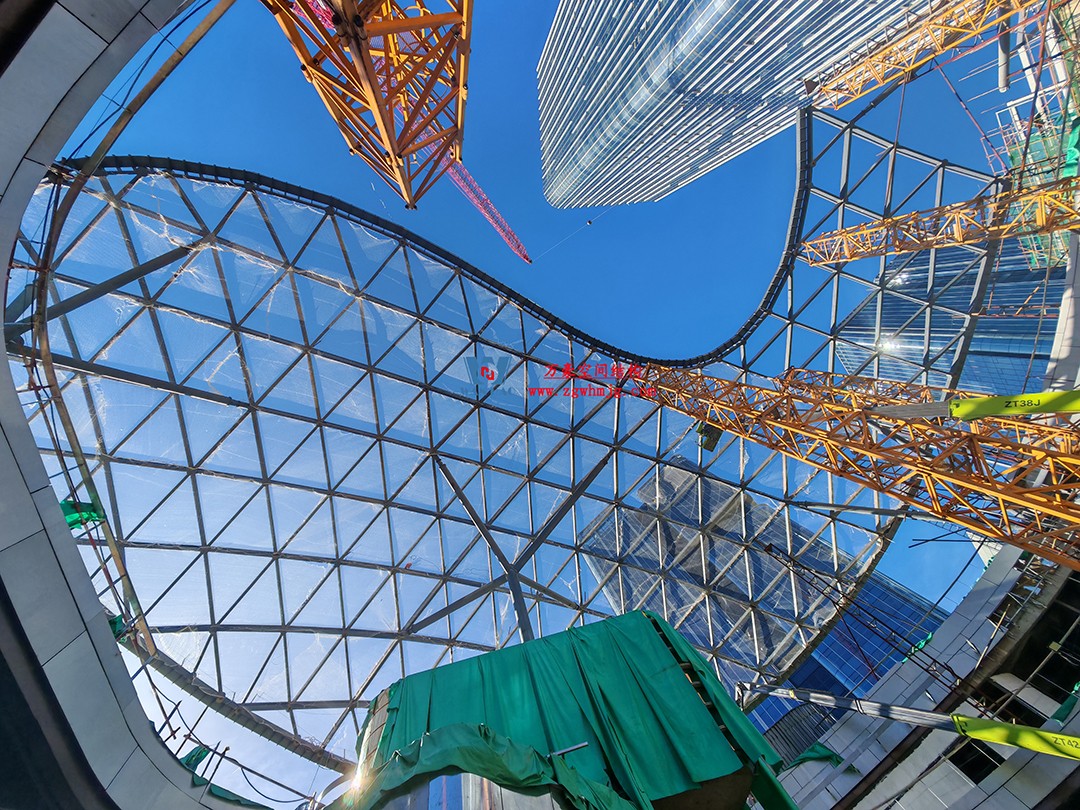 擁有夢幻外衣的ETFE膜結構商業(yè)天幕 擁有夢幻外衣的ETFE膜結構商業(yè)天幕