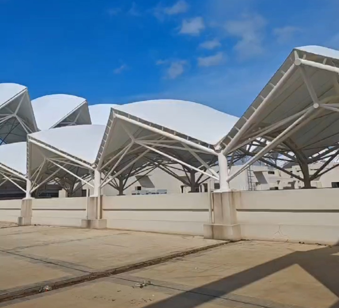 超強(qiáng)臺(tái)風(fēng)"摩羯"狂嘯登陸，這個(gè)膜結(jié)構(gòu)天幕經(jīng)受?chē)?yán)峻考驗(yàn)！