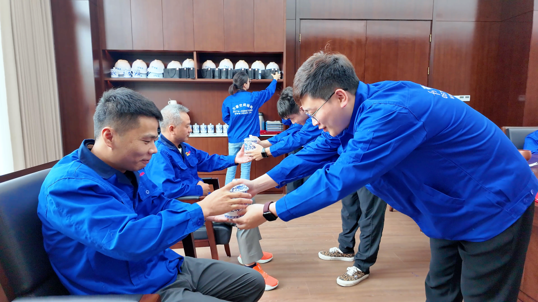 浙江萬豪空間結(jié)構(gòu)集團(tuán)有限公司隆重舉行“匠心傳承·共筑未來”師徒大會！