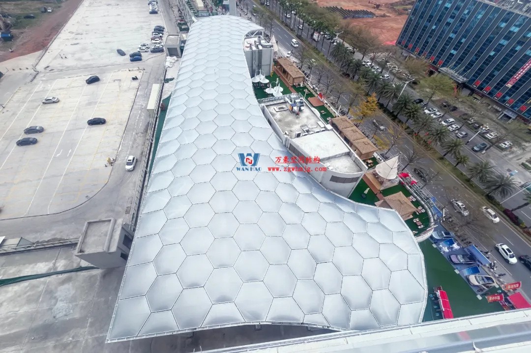 廣州茂名總匯天街商業(yè)街ETFE膜結(jié)構(gòu)項(xiàng)目 廣州茂名總匯天街商業(yè)街ETFE膜結(jié)構(gòu)項(xiàng)目