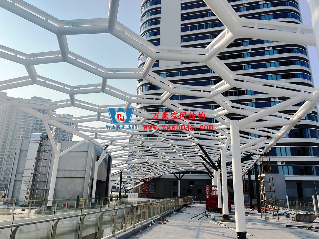 廣州茂名總匯天街商業(yè)街鋼結(jié)構(gòu)工程 廣州茂名總匯天街商業(yè)街鋼結(jié)構(gòu)工程