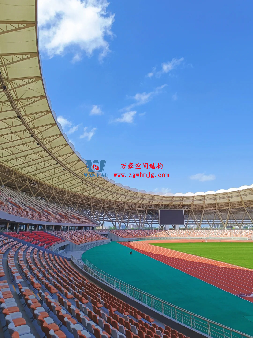 膜結(jié)構(gòu)體育場(chǎng)屋面安裝全解析:從技術(shù)要點(diǎn)到經(jīng)典案例 膜結(jié)構(gòu)體育場(chǎng)屋面安裝全解析:從技術(shù)要點(diǎn)到經(jīng)典案例