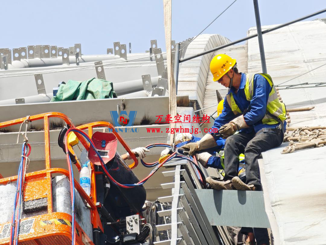 鄭州中原高鐵港數(shù)字展貿(mào)城ETFE膜結(jié)構(gòu) PTFE膜結(jié)構(gòu)項(xiàng)目