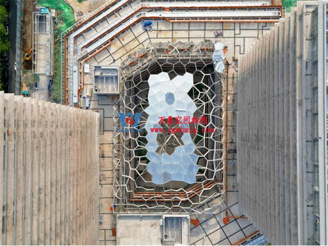 安吉縣昌碩小區(qū)地塊房產(chǎn)開(kāi)發(fā)項(xiàng)目鋼結(jié)構(gòu)天幕