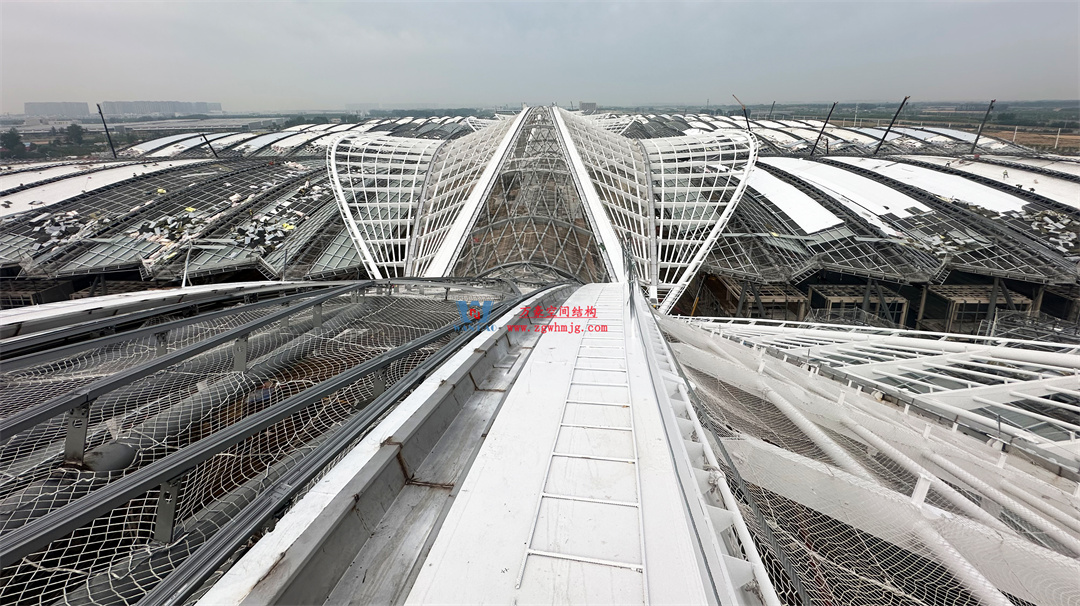 千帆競(jìng)發(fā)勢(shì)如虹｜中原國(guó)際會(huì)展中心膜結(jié)構(gòu)天幕攻堅(jiān)實(shí)錄，擎起中原會(huì)展新地標(biāo)！
