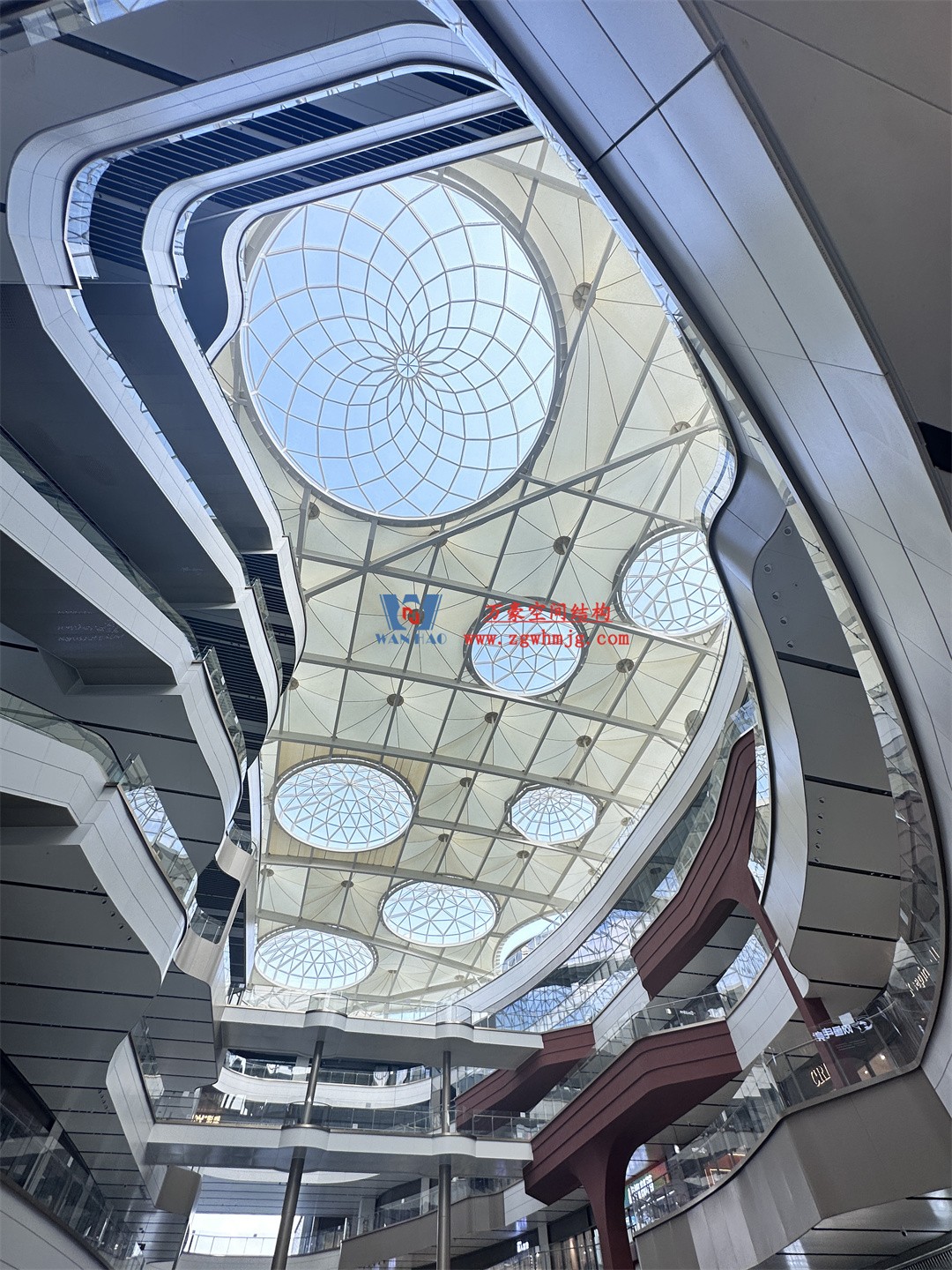 探索膜結(jié)構(gòu)在商業(yè)街區(qū)穹頂?shù)纳衿鎽?yīng)用