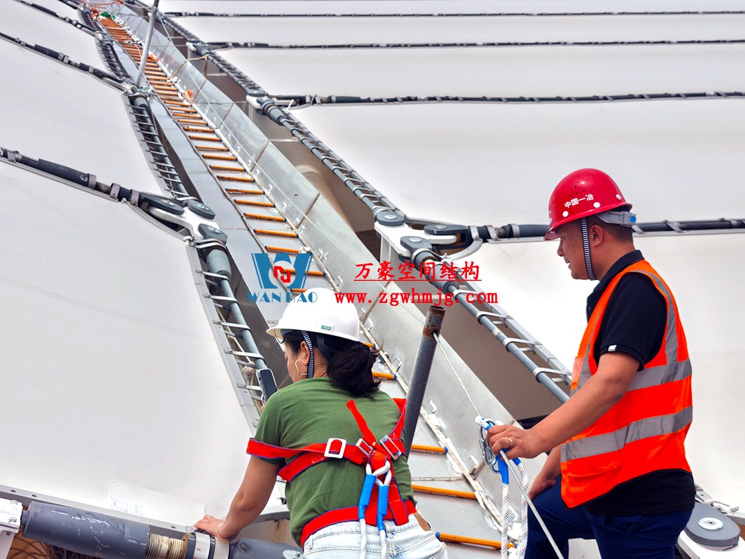 鄭州中原高鐵港數(shù)字展貿(mào)城ETFE膜結(jié)構(gòu) PTFE膜結(jié)構(gòu)項(xiàng)目