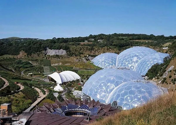 ETFE膜結(jié)構(gòu)建筑有什么特點(diǎn)？世界著名ETFE膜結(jié)構(gòu)建筑有哪些？