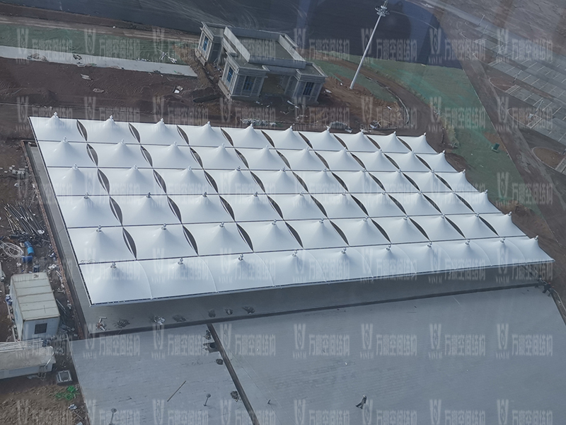 膜結(jié)構(gòu)與傳統(tǒng)結(jié)構(gòu)對(duì)比優(yōu)勢(shì)在哪？膜結(jié)構(gòu)建筑有哪些優(yōu)點(diǎn)？