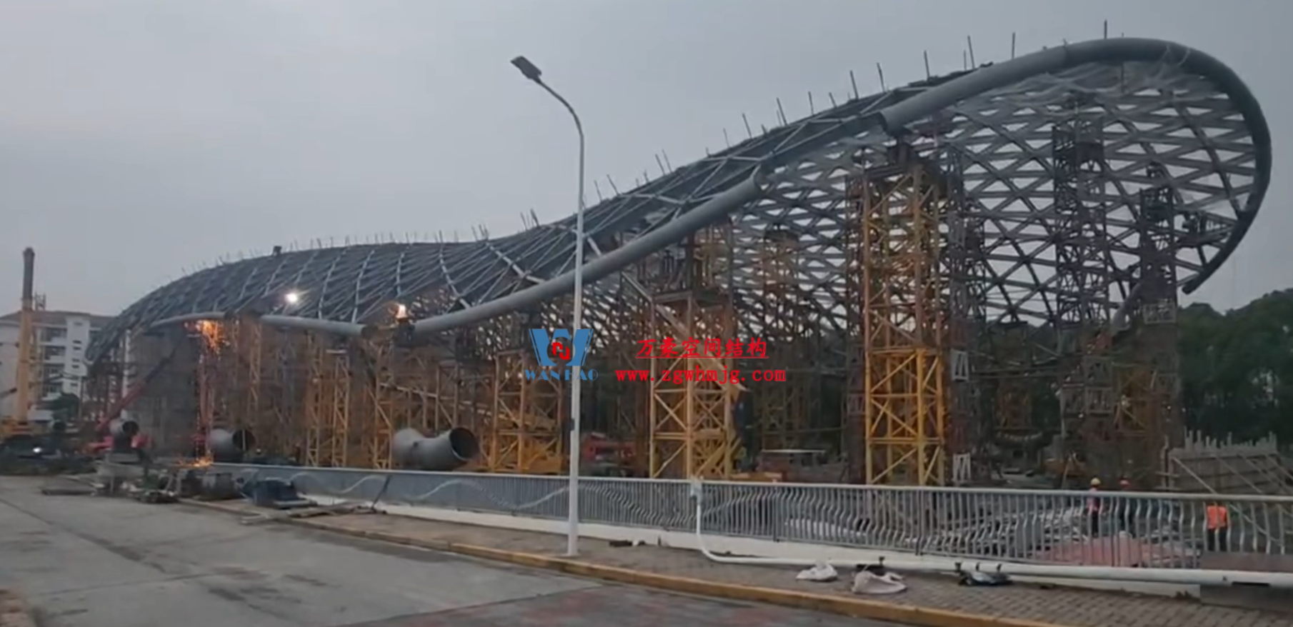 風雨操場鋼結(jié)構(gòu)基礎