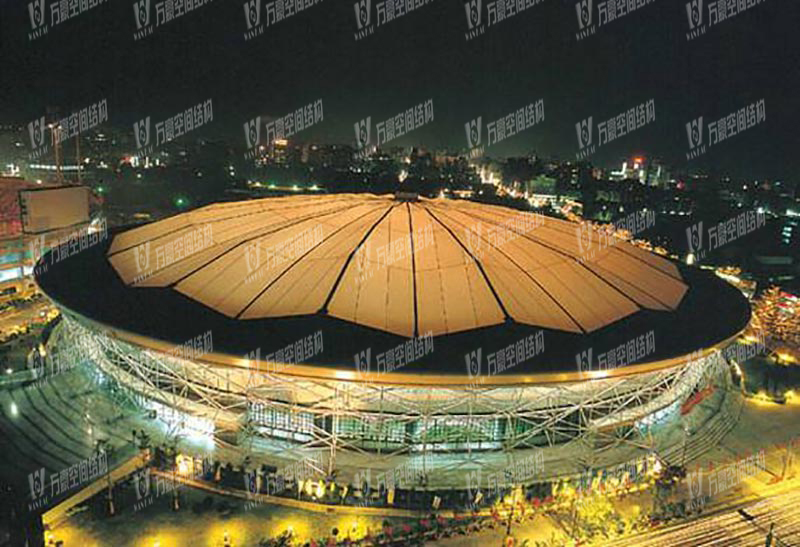 膜結(jié)構(gòu)工程建筑加工安裝時(shí)有哪些規(guī)范事項(xiàng)需要注意？